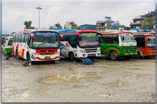 पर्यटकीय नगरी पोखरामै छैन व्यवस्थित बसपार्क